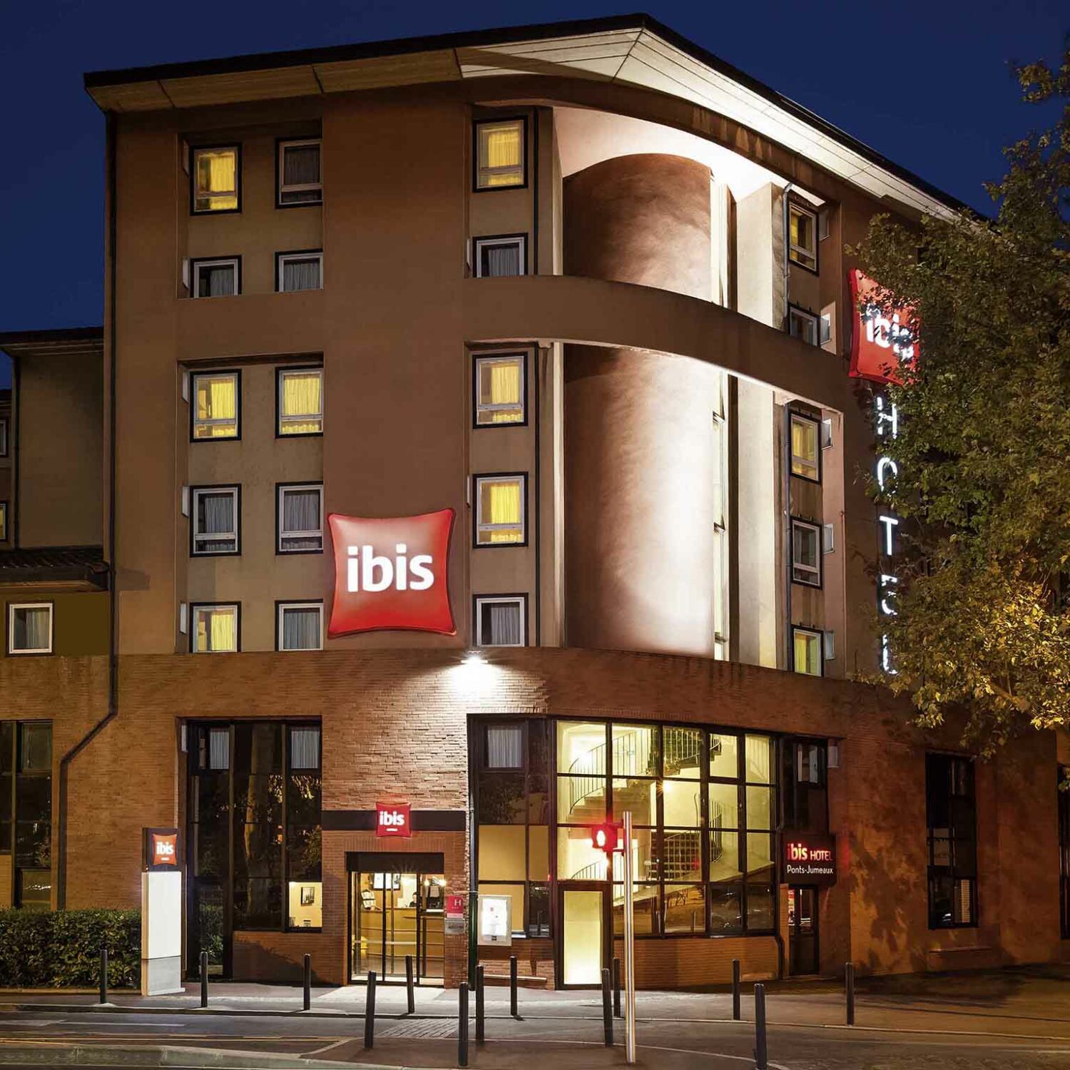 http://www.accorhotels.com/1430